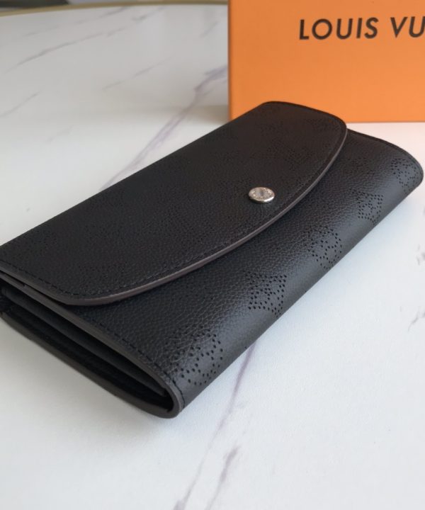 04ea1b23bd6e42fa807f9bd11ae2de79-1