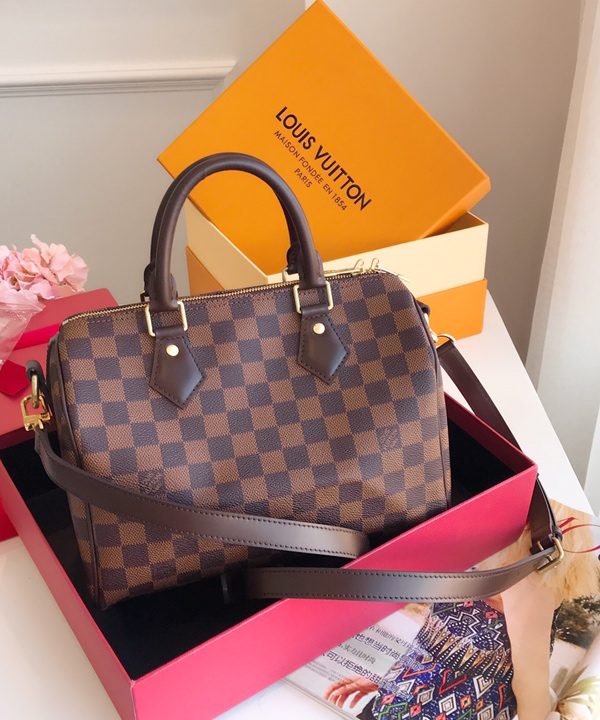 0645e0eb3de74e4cae2f89b18e399838-1