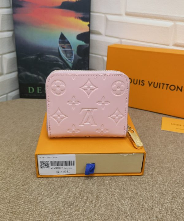 0c6d2719ff5f42e59b90aee0ff02c589-1