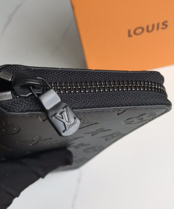 12b8d3236d9b447cb7a80db340c6b22a-1