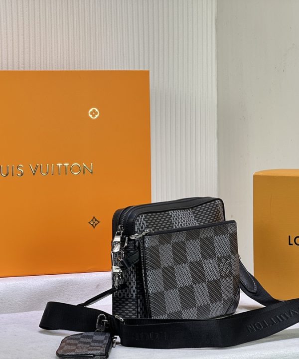 172fa972667846cf88913397c9a3094e-1