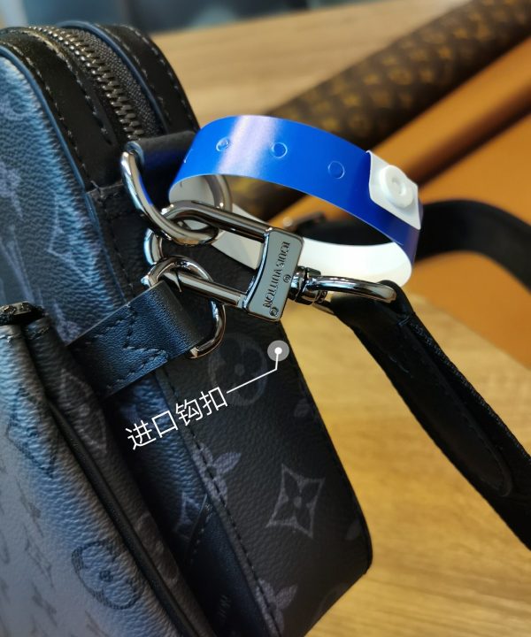 181abd07e6f445ef9b458e313e166aad-1