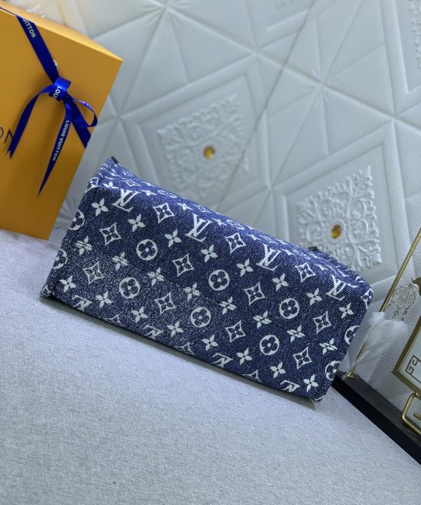 1bc8f16c1f3c4bb780b5543f08b9f70d-1