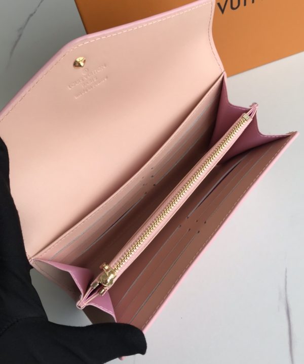 1d5e79895f614a8bbad046e351912c25-1