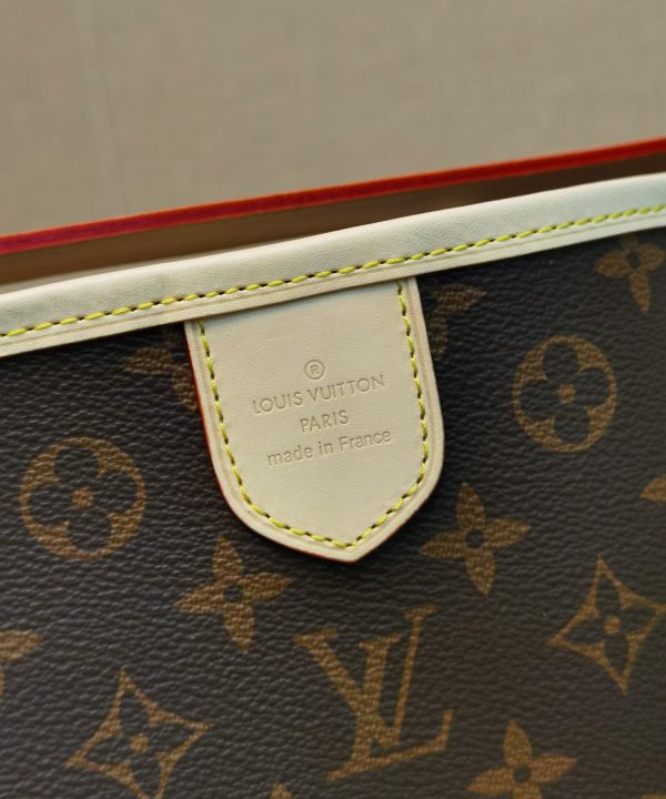 20c4190a17794e8cb5855aa176b4e4d3