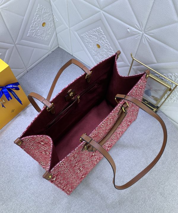 25084956f53c436695ea1400aa072482-1