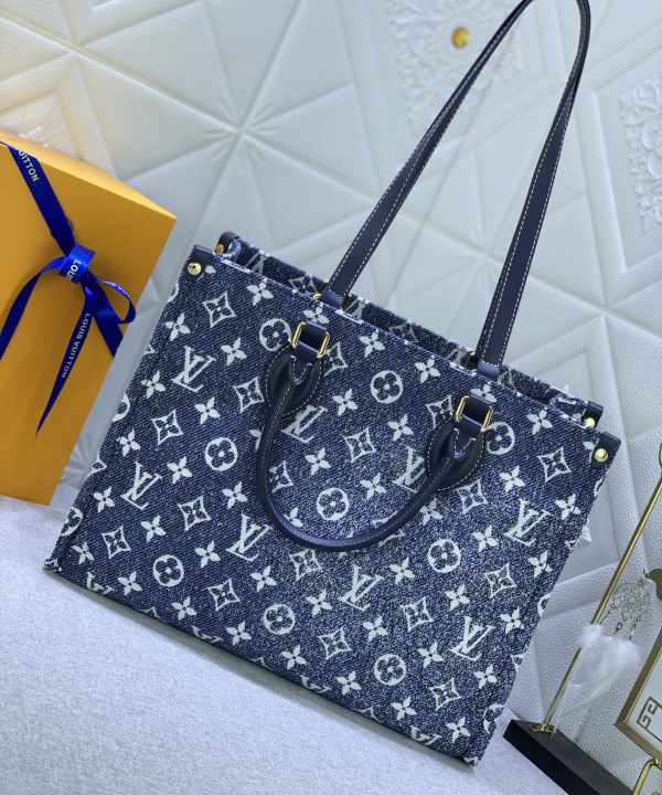 2b161fdf24cd4de38099f3d22574d176-1