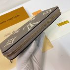 2f24ac8be50f46a0b4b461155c0d902e-1