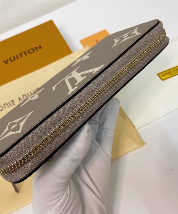 2f24ac8be50f46a0b4b461155c0d902e-1 2f24ac8be50f46a0b4b461155c0d902e-1