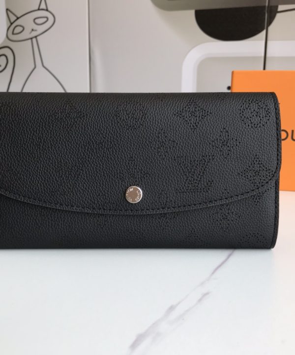 343a2e7d0d8645d7b7ca9a2e0b6e8de6-1