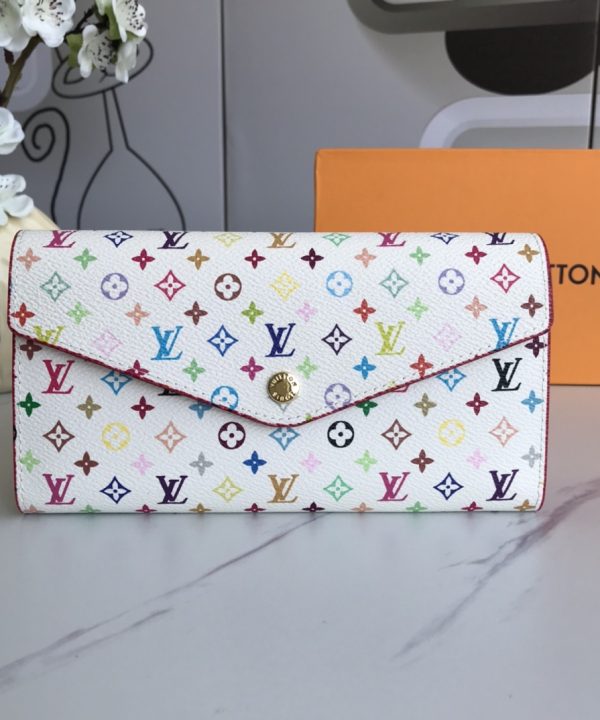 35d5ea528b0d43589e8f106855395741-1