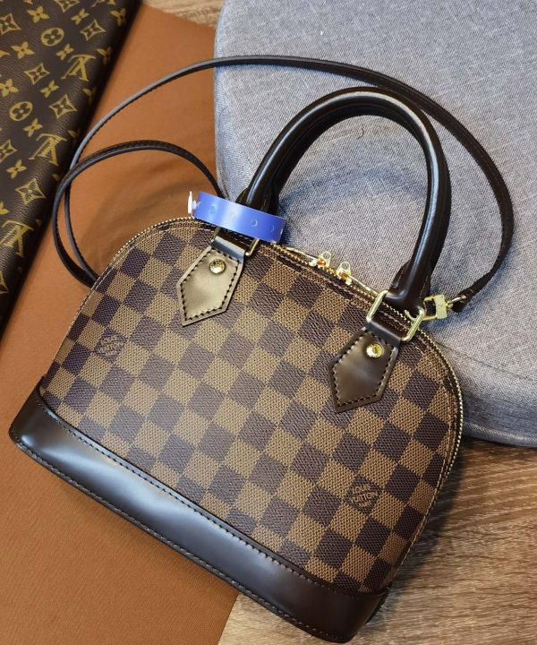 35ecebe14b694b9ab432f905eb312319-1