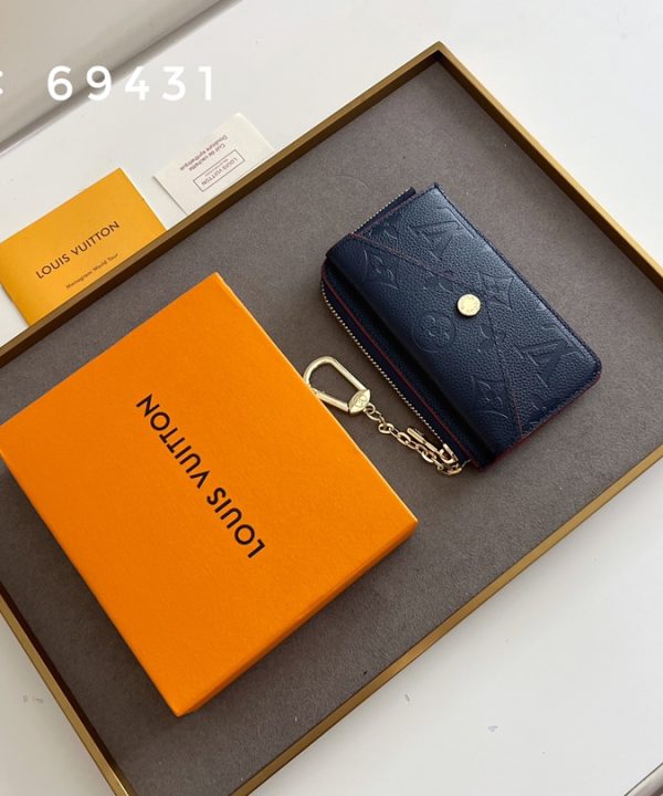 36c0c9c377d14a58a41071294c9407ad-1