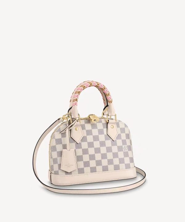 4402b9bf14b94b02aca51f97c14b592f-1