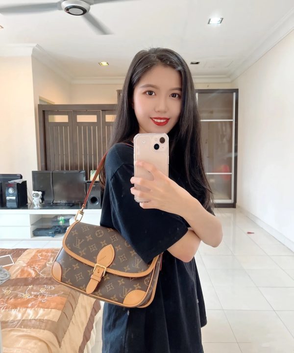 49afd1844b504ad7a45dc5cdcb317a79-1