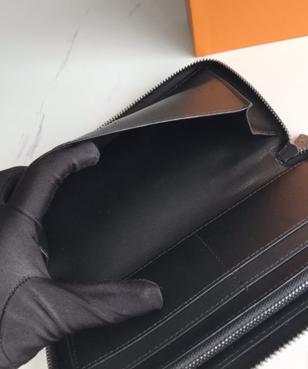 4b352275bbc34b7dbbe0a026aabbf5b2-1