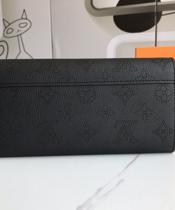 4eafbeae0c28469e8dbd5fd3942c8ac3-1