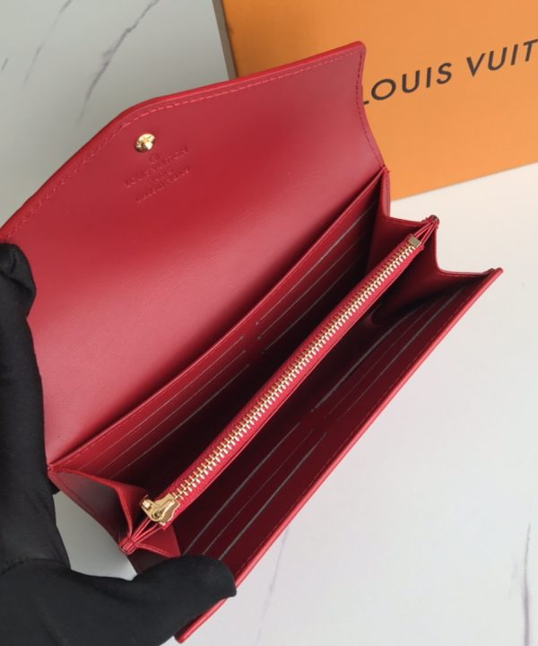 4efdd843a00e420db73a37801474aa7b-1