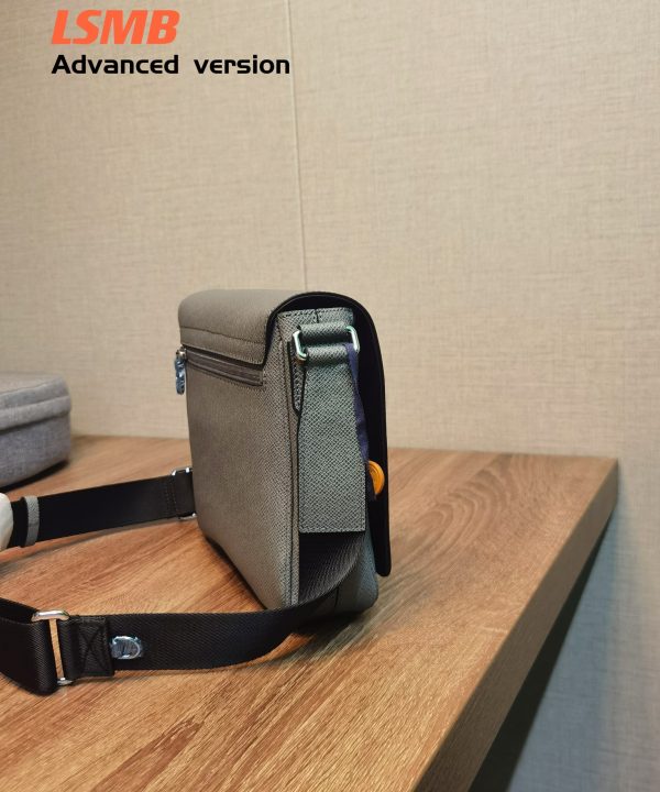 5179da62cae2445a93d35e00eb562fd1-1