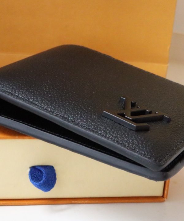 529ea73880f246e3a326f71a7b05a2b5-1