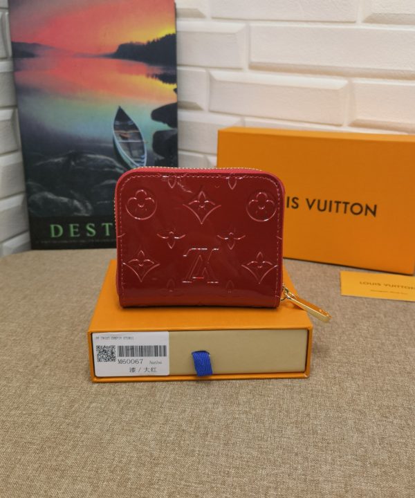 5361ff2d5b754a54b1d3568680972f69-1