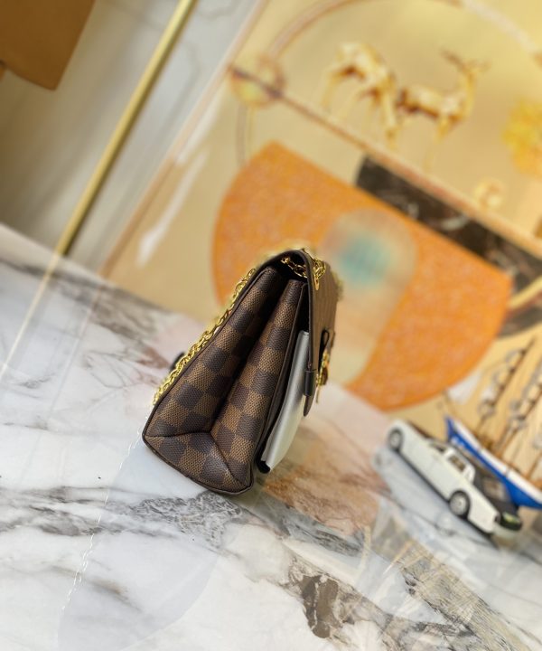 6e2951d2cd194bffa6d8578a9a9846fc-1