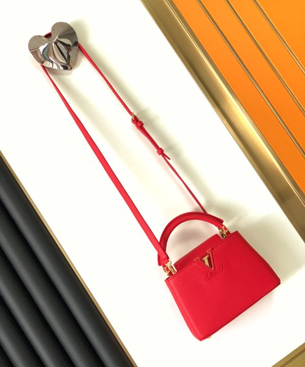 6fa00aedd47d4361957e8f9d9b02f713-1