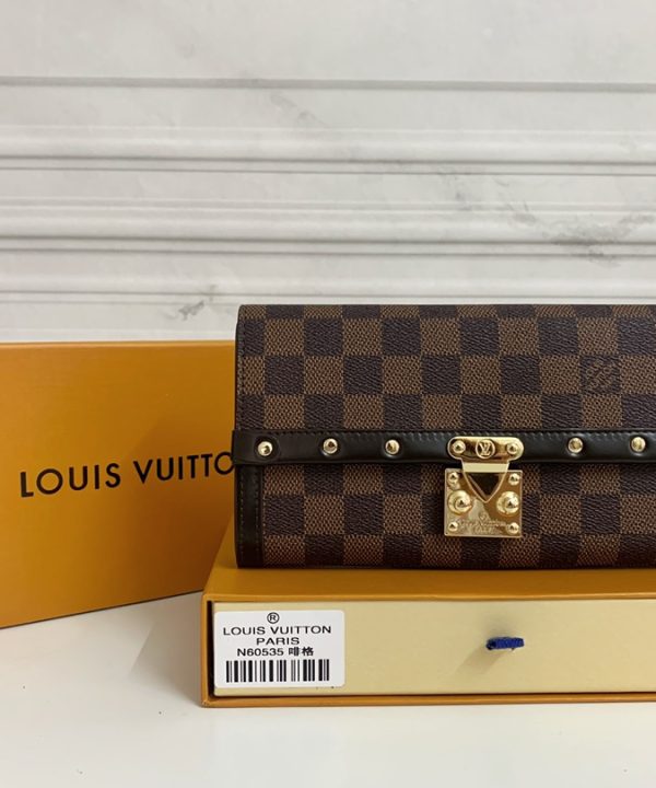 7751a471dc7344e38d18791bb4ed1dbc-1