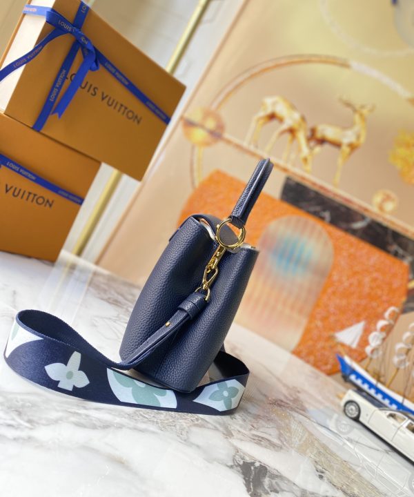 797eff7b387945b3a99b3c3be0733bed-1