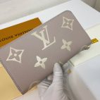 7b8e617c1c164555a16bac01304a5aa2-1