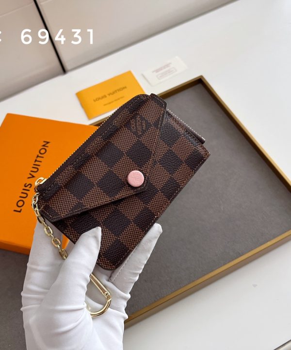 7c87951fafe3443e84defef235149109-1