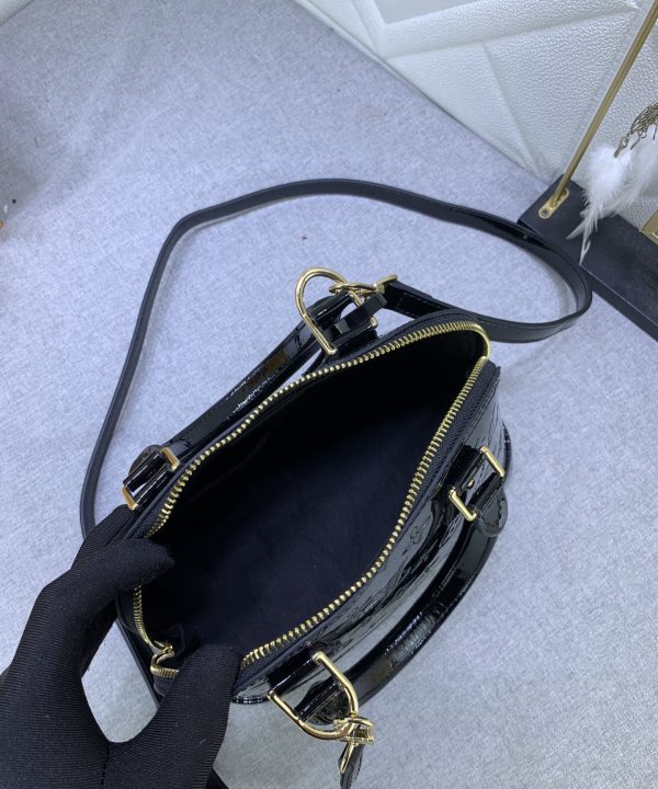 7d58bbeccba54f618e47a239d2356f8f-1