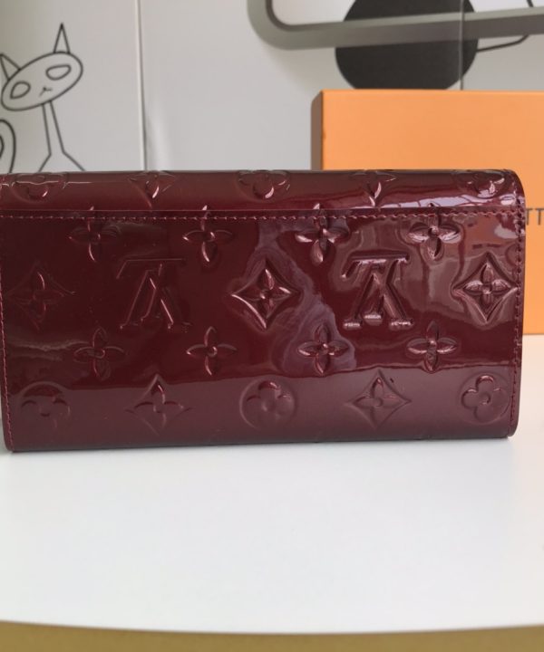 7de90d0faa4149d89cd01eaa906047fe-1