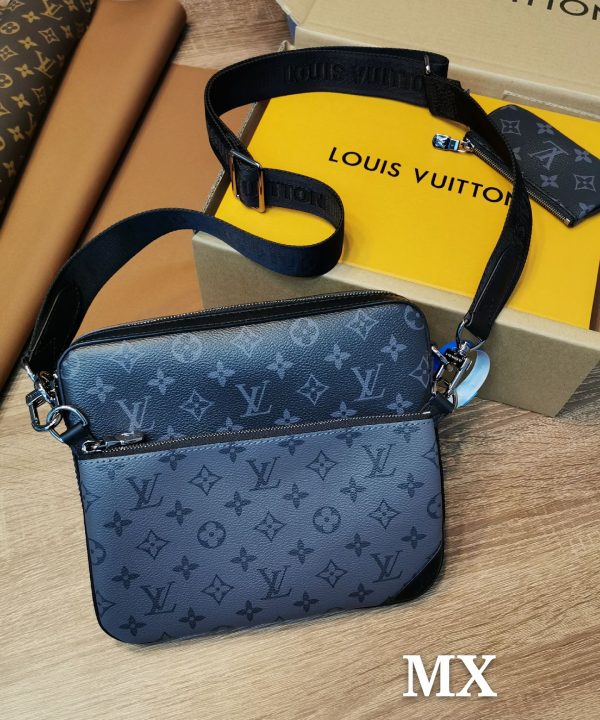 889c5ab114854a098ff18f9b8de1eb1b-1