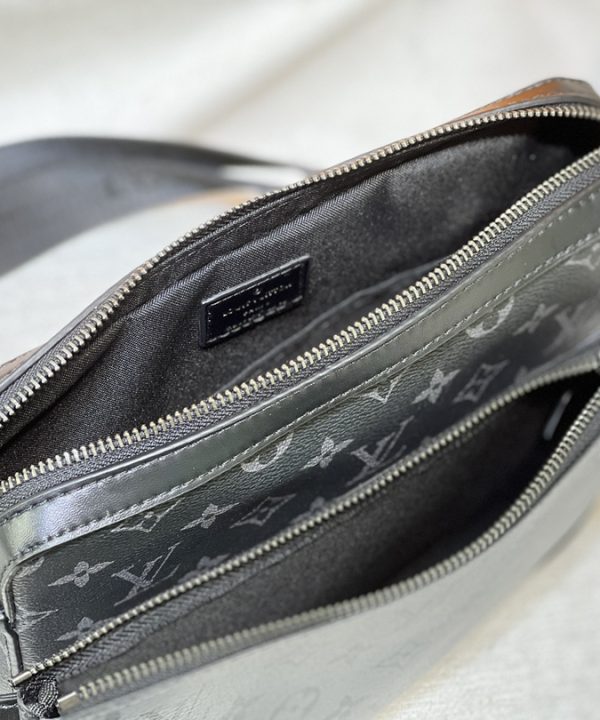 895e8eb08950484a917f9ac45b6ab51e-1