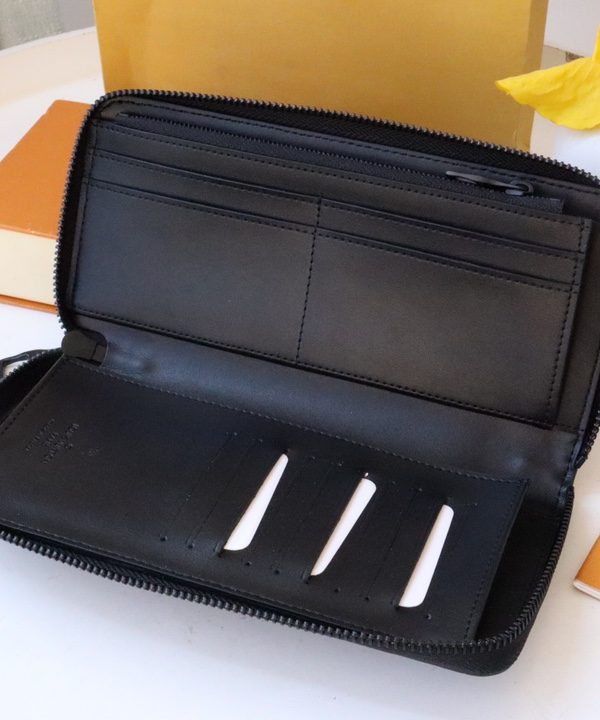 8c051f9742c04363803b0bb39c3f05d4-1