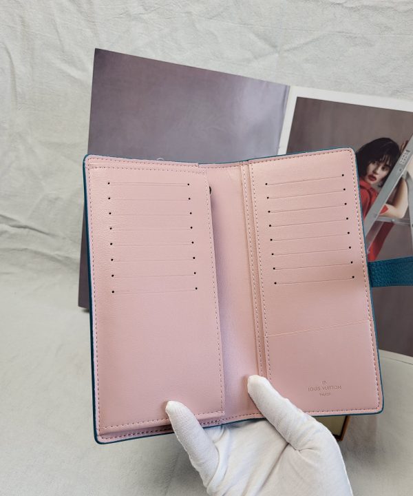 9086b579316540f79a7b6c8d57b2dfaa-1