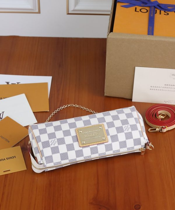 925728014e4b46738b58376f13beac15-1