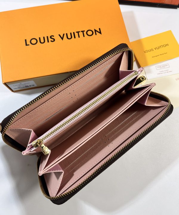 95d8f3b95d964ce2b0c5b77e0c65a290-1