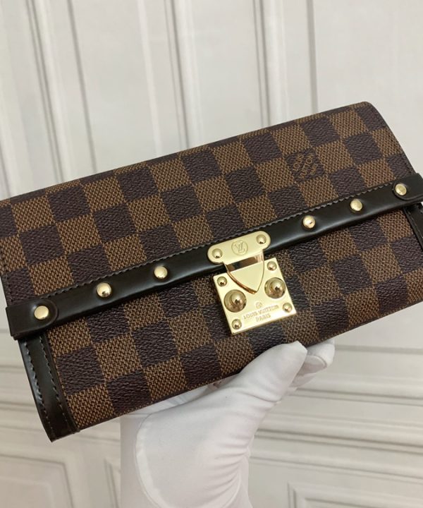 9679e55bbfb04637af95fff49bdc72c2-1