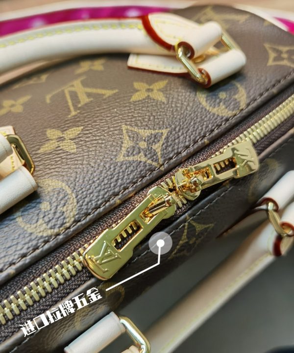 970c7fdf63624a88b6e274c7452c4ba6-1