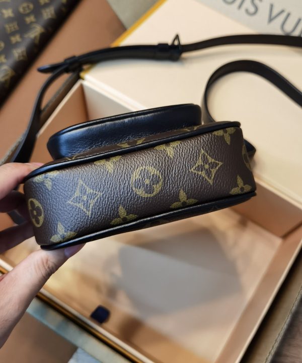 97480355433a49479e02bb1a1c8eaeb2-1