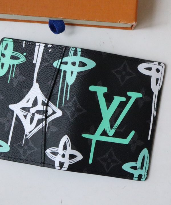 976ae4d705f645b888f9141fb8b908d7-1