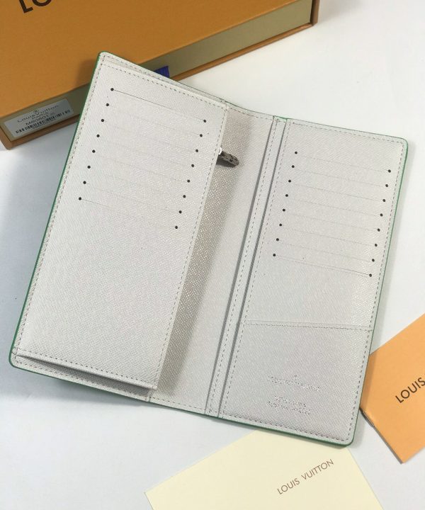 990f9be6cdd4477190212b414be0d65b-1