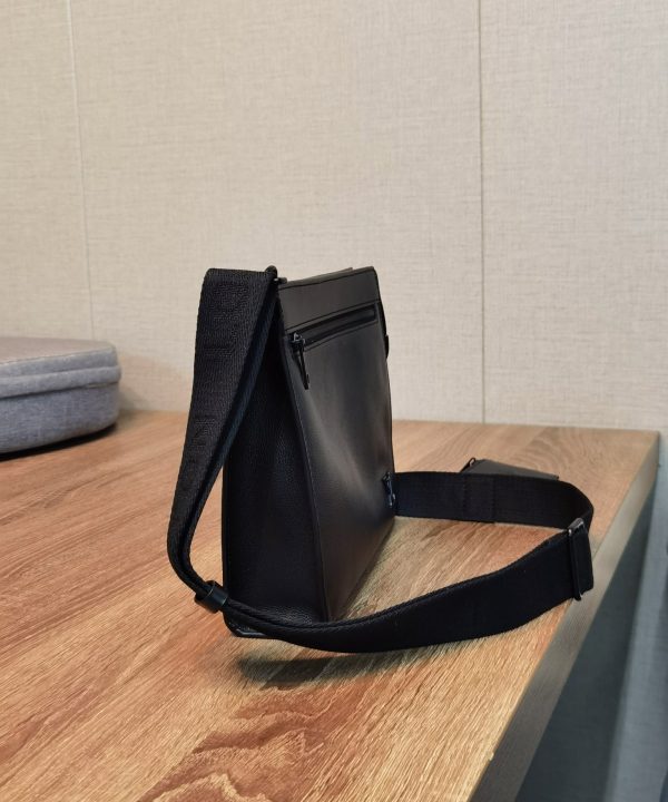 99def4805b634491ad3850c772dc679b-1