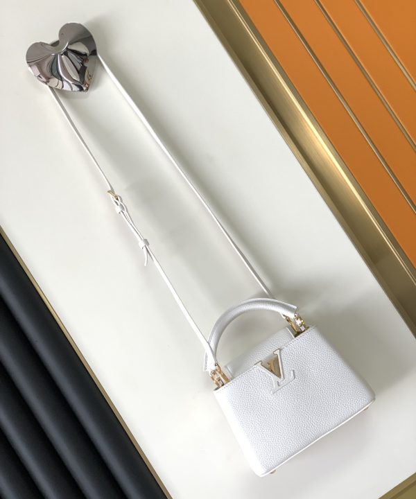 9bafde2becf54a0497017a236682b8bf-1