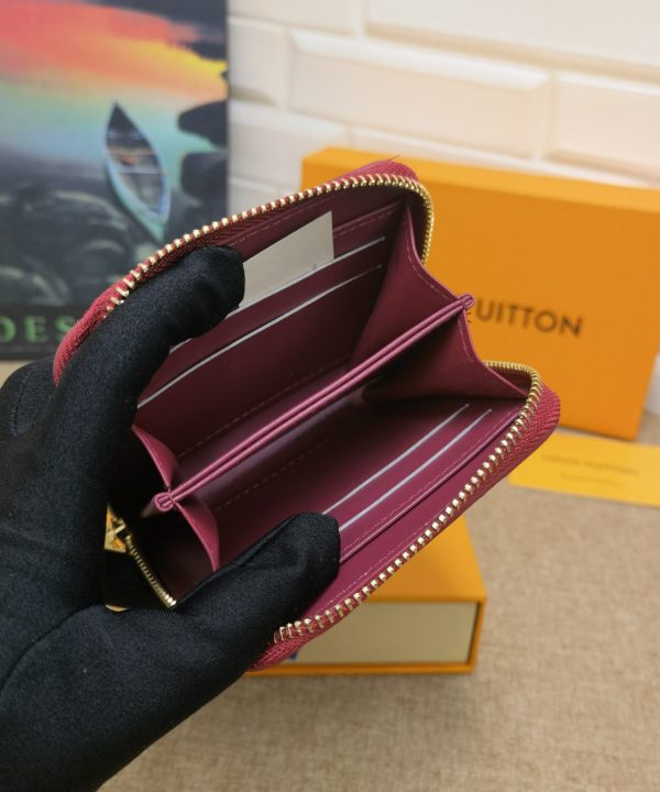 9c5124b1b05649d99b23eee60eb30288-1