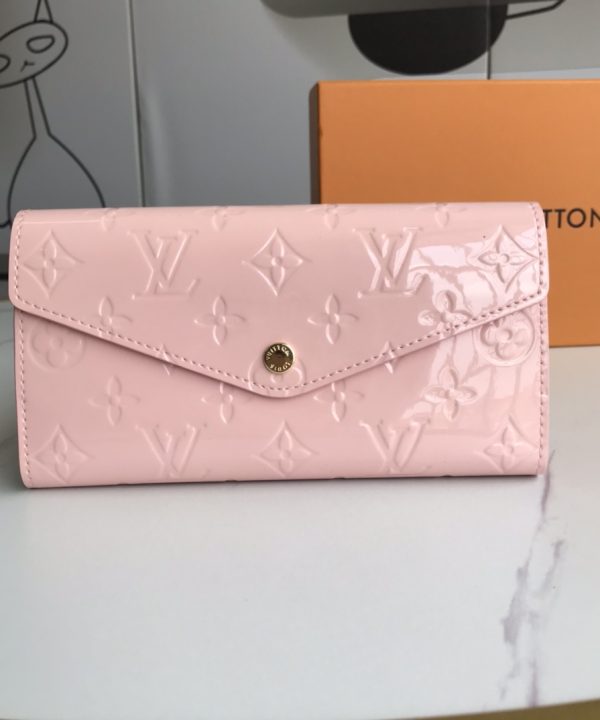 9d79c761b12c42c1beaa15581e18fa5d-1