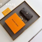 9e3a673a91514f6288965f08530d5e26-1