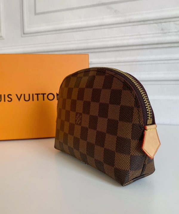 9f8be67c029d447c814019d77103d31d-1